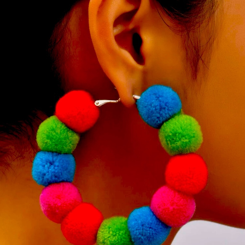 Pom Pom earrings